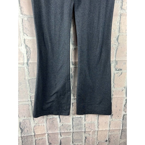 Lululemon Yoga Bellbottom Sweatpants Gray Size 8 Older Style - Picture 2 of 8